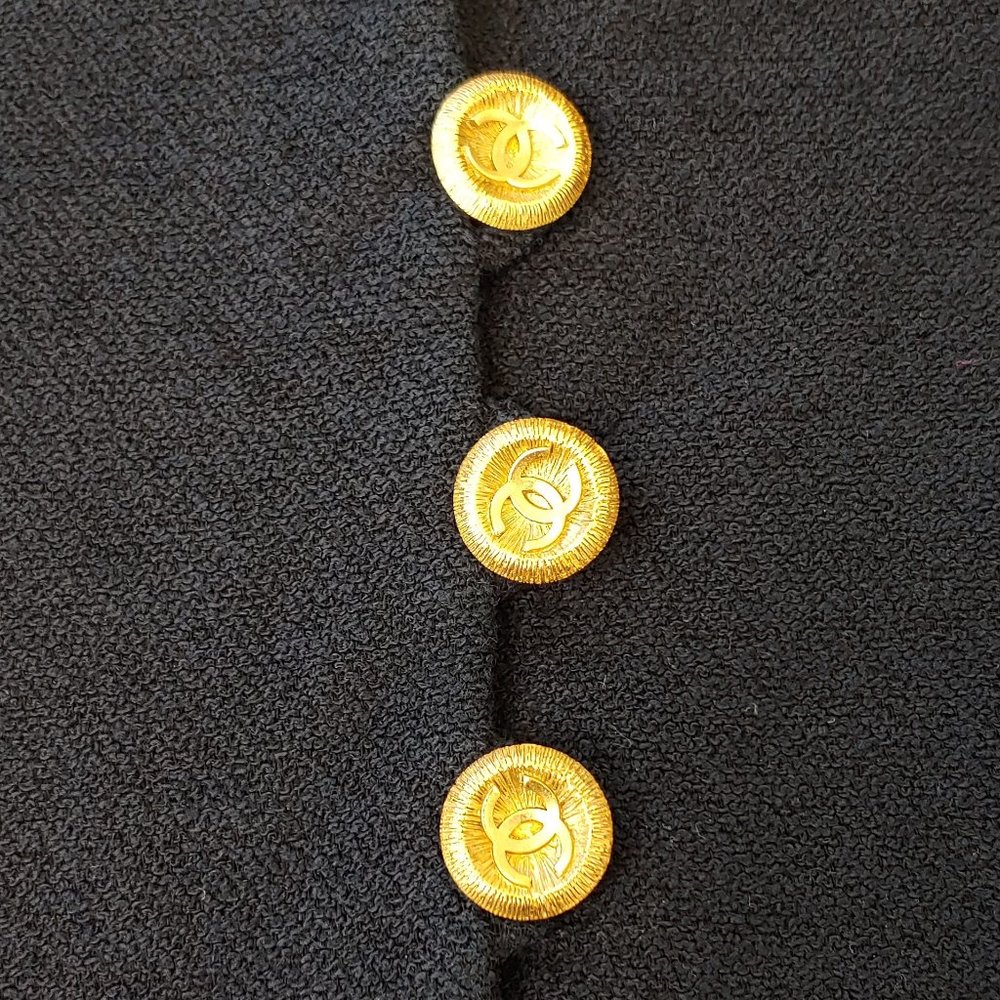 Vintage 1994 Chanel Navy Blue Boucle Jacket - Picture 8 of 14